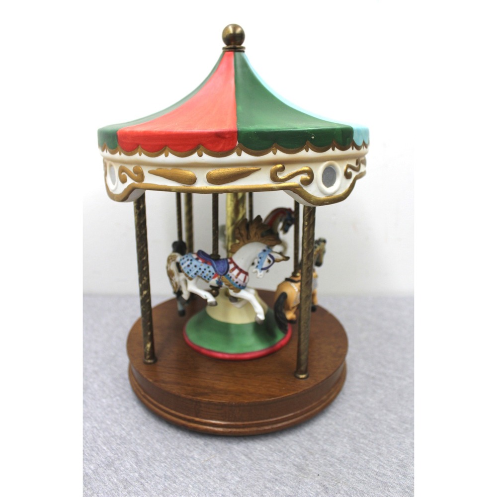 1980's Willitt's Carousel Music Box Multi Horse Rotating Wooden Base Vintage